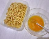 Foto langkah ke 1 dari resep Maklor (Makaroni Telor) Jajanan SD.