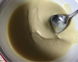 A picture of step 2 of Figs with white chocolate.