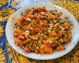 Une image de l'étape 18 de Salade multicolore de riz blanc, carottes, petits pois, tomate, radis et persil.
