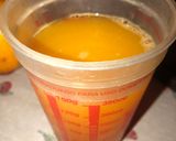 Foto del paso 3 de la receta: Postre ligero de crema y jugo de naranja 🍊