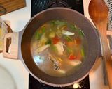 Foto langkah ke 7 dari resep Sop Ayam Kampung.