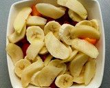 Mézes gyümölcssaláta recept fázis 2 fotója
