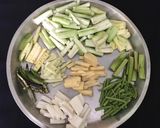A picture of step 2 of Vegetable Prawn Curry.