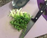 Hình bước làm 1 của món Mề gà xào giá đỗ