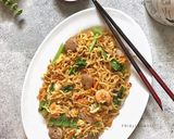Foto langkah ke 5 dari resep Mie telur goreng.