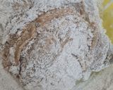 Foto del paso 2 de la receta: Galletitas con harina integral, fáciles, económicas, rendidoras, sin balanza, ideal principiantes 🥰