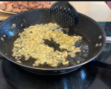 Foto del paso 2 de la receta: Estofado de pavo con guisantes