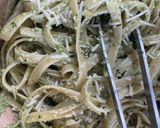 รูปขั้นตอนการทำที่ 2 ของ เฟตตูชินี่ซอสเพสโต้จากผักวอร์เตอร์เครส🥬🍄🍅🍝