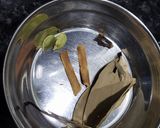 A picture of step 3 of Lasaniya Bataka sabji.