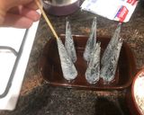 Foto del paso 5 de la receta Conos y volovanes rellenos de cóctel de gambas