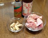 【菜鳥人妻學做菜】麻油雞 (客家雞酒)的食譜步驟1照片