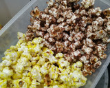 Foto langkah ke 4 dari resep Popcorn Rainbow Warna Warni.