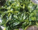 A picture of step 1 of Spinach paratha.