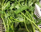 Hình bước làm 3 của món Cá nục hấp nấm rơm cuốn bánh tráng