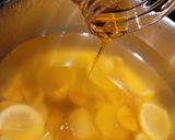 A picture of step 5 of “Omicron Drinks” Honey Lemon with Figs “Omicron 飲品” 無花果檸檬蜂蜜水.