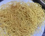 Hình bước làm 5 của món Mì xào giòn - thịt bò xào