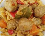 Foto del paso 5 de la receta: Estofado de pasta con albóndigas de pescado y verduras
