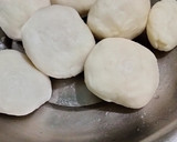 तांदळाची उकडीची भाकरी (Tandalachi Bhakari Recipe In Marathi) रेसिपी स्टेप 2 फोटो 