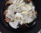 Gambar langkah 2 resipi Telur Century Goreng Halia.