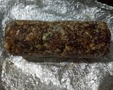 खजूर ड्राइ फ्रूट्स रोल (Khajoor dry fruits roll recipe in Hindi) रेसिपी चरण 4 फोटो