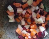 বীট গাজর আলু ভাজা (Beet gajar aloo bhaja recipe in Bengali) রেসিপির ধাপ 3 ছবি