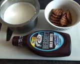 A picture of step 1 of Choco Biki Smoothie.