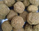 सोंठ गुड़ के लड्डू (Sonth Gur ke laddu recipe in hindi) रेसिपी चरण 8 फोटो