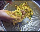 A picture of step 4 of Chana Dal Vada.