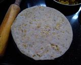 A picture of step 3 of Stuffed Kobi paratha.
