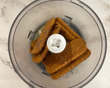 Foto del paso 1 de la receta: Vasitos de queso con chocolate blanco y crocante de lotus
