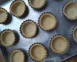 Foto langkah ke 2 dari resep Portugis Cheese Egg Tart.