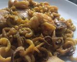 Foto del paso 12 de la receta Fideuà de rape, calamares y gambones