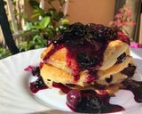 Foto del paso 5 de la receta: Tortitas de yogur con compota de arándanos