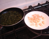 Foto del paso 3 de la receta: Quiche Vosgienne de espinacas con mix de queso gratinado
