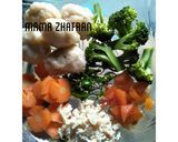 Foto langkah ke 1 dari resep Soup bakso udang balitaku.