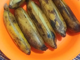 Jajan pasar pisang kukus / pisang rebus