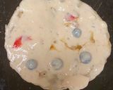 A picture of step 3 of Caramelized berries pan cake.