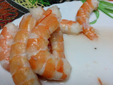 Calabacín con crema de piquillo y langostino