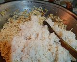 Foto langkah ke 4 dari resep Nasi goreng magelangan minimalis.