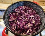 Párolt lilakáposzta recept fázis 2 fotója