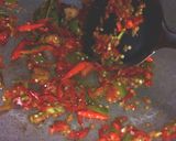 Foto langkah ke 2 dari resep 220. Oseng Leunca Cabe Hijau.