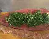 Foto del paso 2 de la receta: Solomillo de cerdo relleno al horno en colchón de cebolla