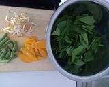Foto langkah ke 1 dari resep Sayur bobor daun katuk bumbu simpel.