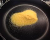 Foto del passaggio 3 della ricetta Linguine con crema di broccoletti e bottarga, e farina di mais gialla per polenta bruciata con alici