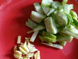 মধু দিয়ে আমআদা ও শসার লেমোনেড