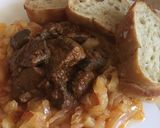 Májpörkölt lecsóágyon recept fázis 4 fotója