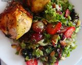 Foto del paso 5 de la receta: Ensalada de lechuga, fresas y uvas