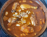 Foto del paso 4 de la receta: Pollo troceado al vino tinto con champiñones y patatas 🥔🍄🍗🍷