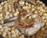 Foto del paso 3 de la receta Conejo guisado con garbanzos