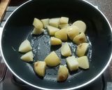 A picture of step 1 of Khatti meethi Aam aloo ki sabji.